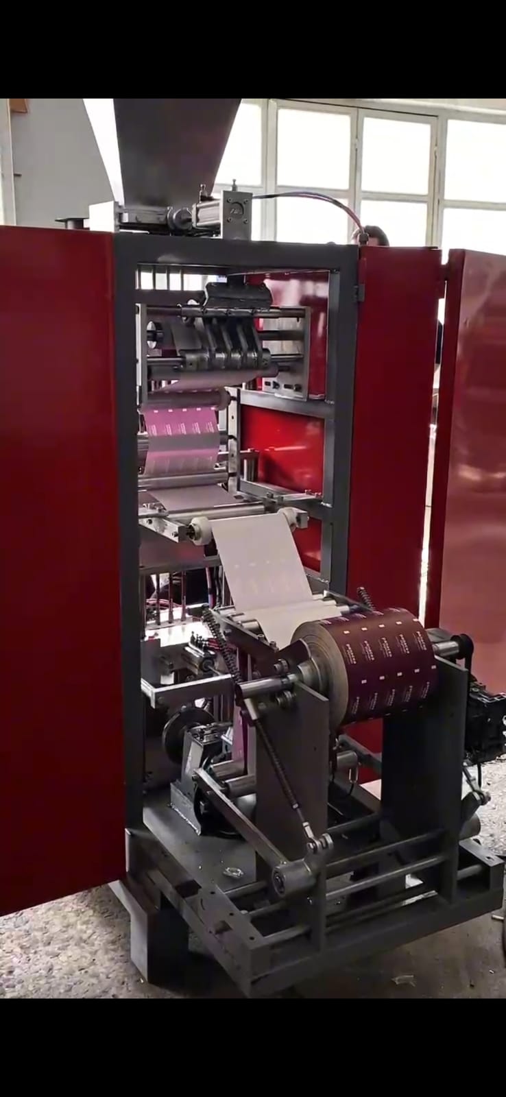 ماكينة تعبئة ظروف السكر العصوية (ستيك)